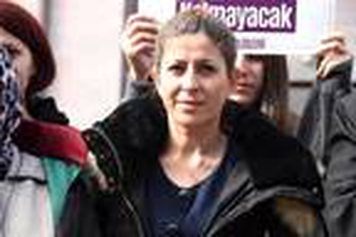Eskişehir\'de eşini 15 kez bıçaklayan sanığın mahkemesi Ağır Ceza\'ya sevk edildi