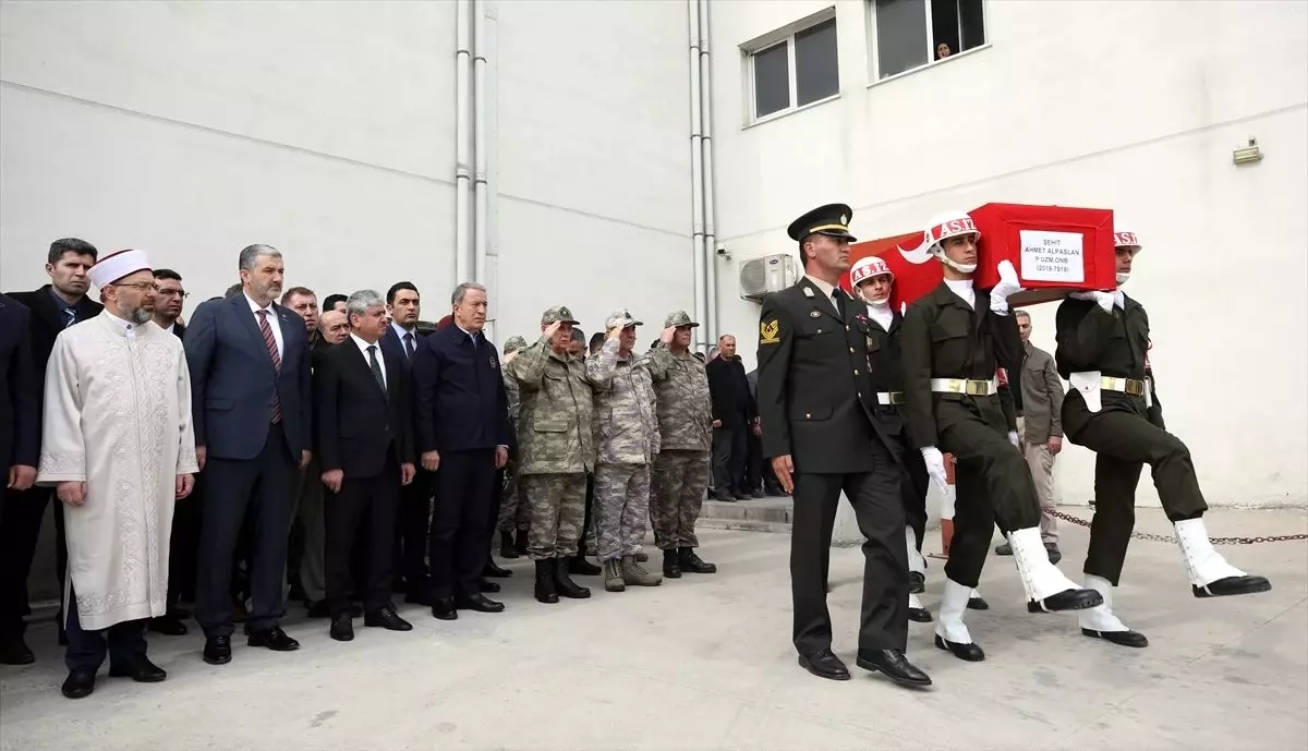 İdlib\'de şehit olan askerlerimizden beşinin naaşı memleketine gönderildi