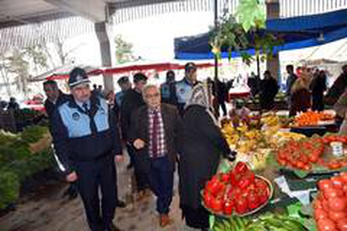 İzmit Belediyesi pazar yerlerini denetledi