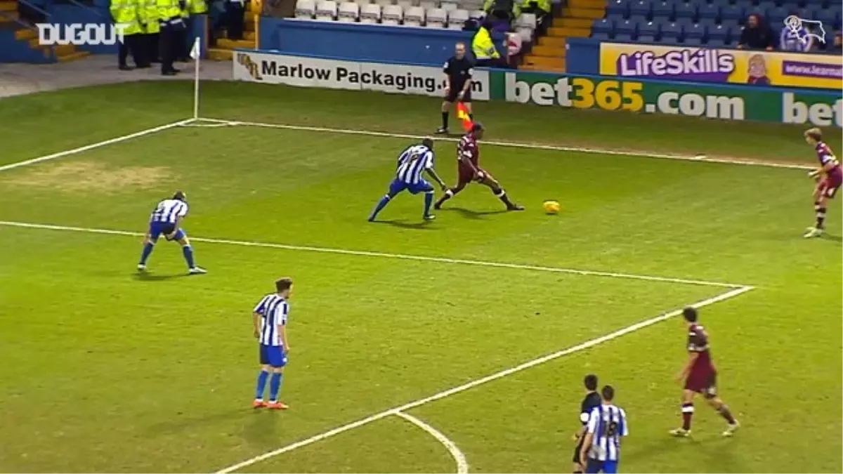 Patrick Bamford Sheffield Wednesday\'e Harika Bir Gol Atıyor