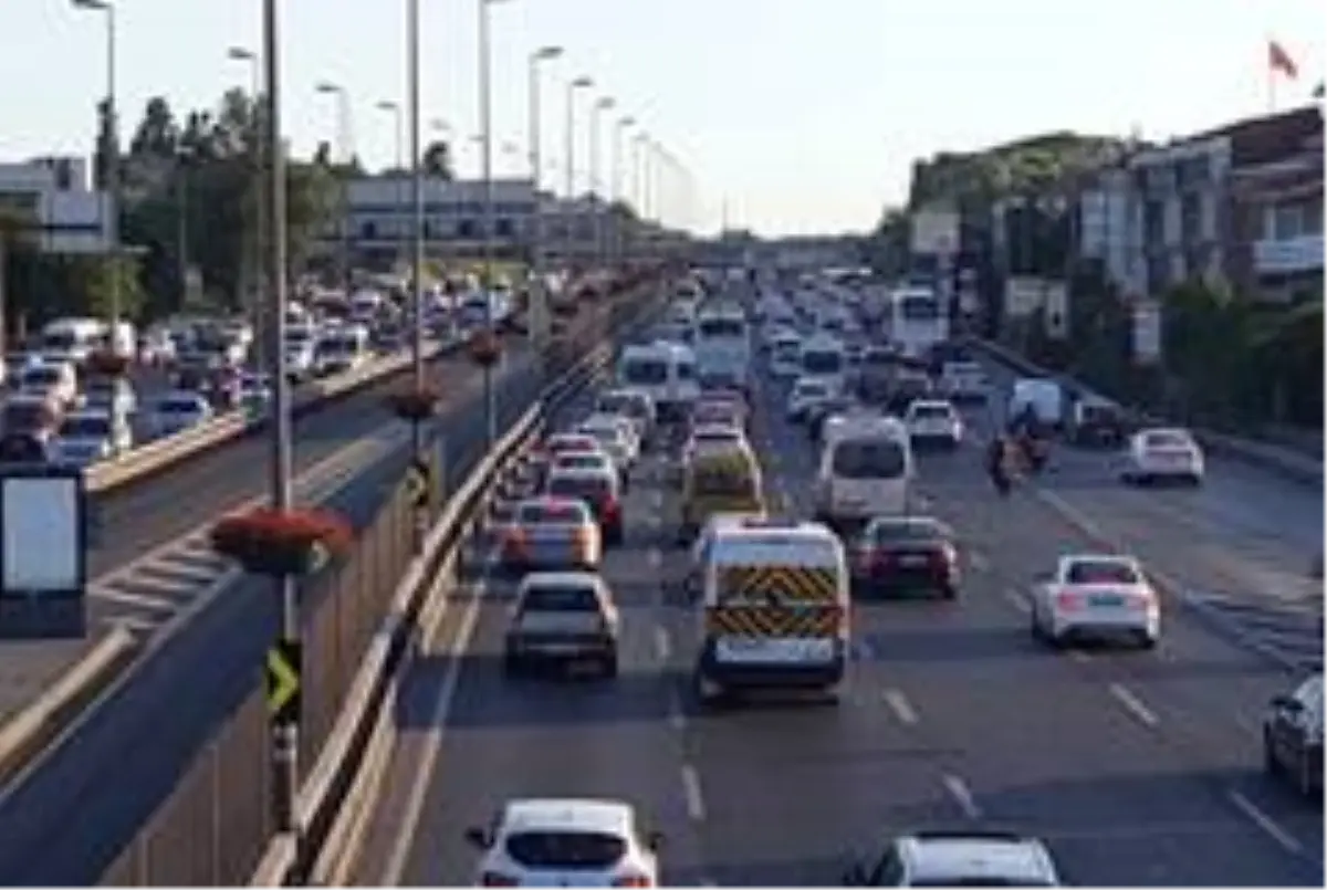 Trafiğe kaydı yapılan taşıt sayısı ocakta yüzde 48,8 arttı