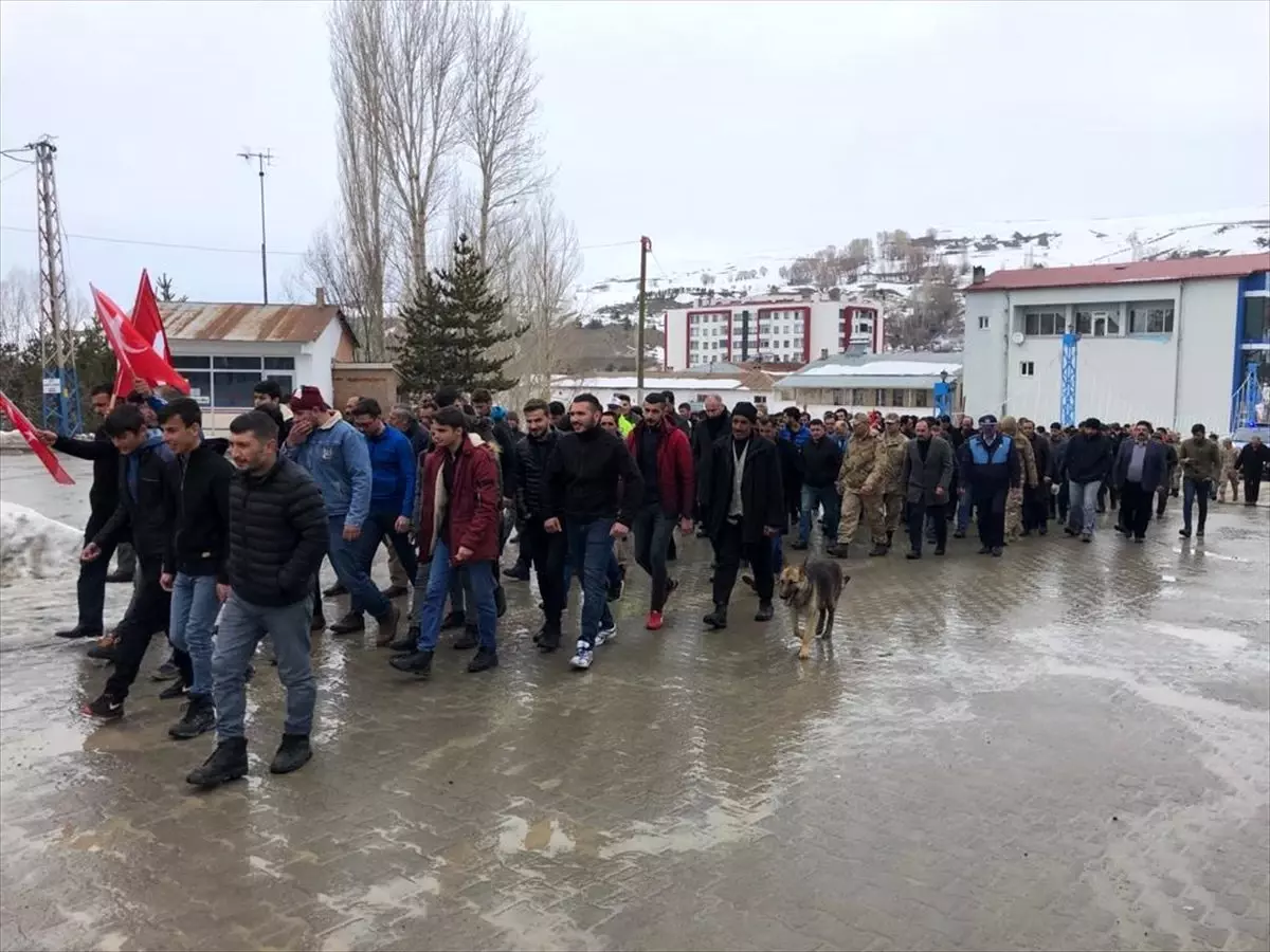 Türkiye Mehmetçik için tek yürek oldu