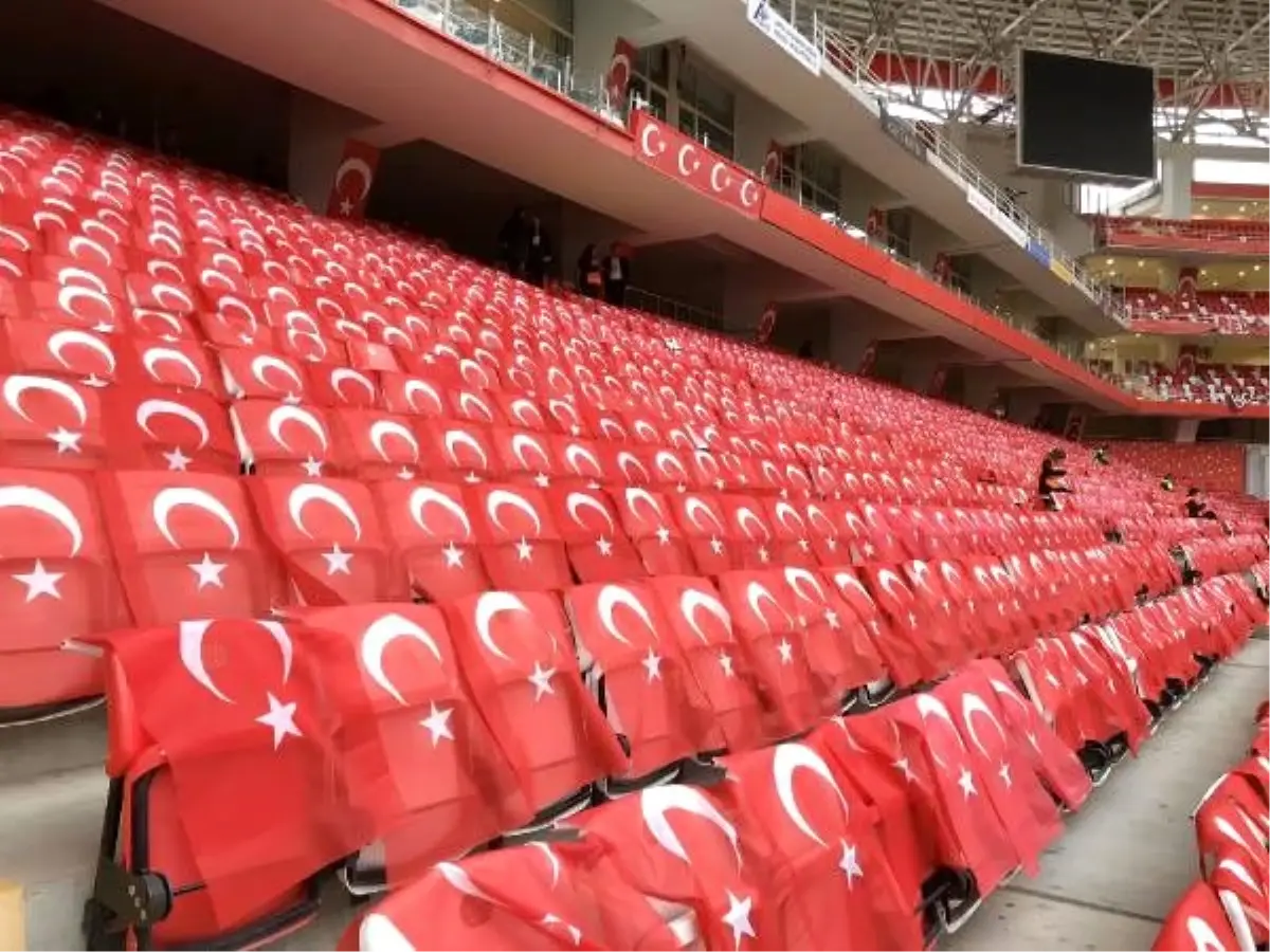 Antalyaspor, Fenerbahçe maçının tribün gelirlerini Türkiye Şehit Yakınları ve Gaziler Dayanışma Vakfı\'na bağışladı