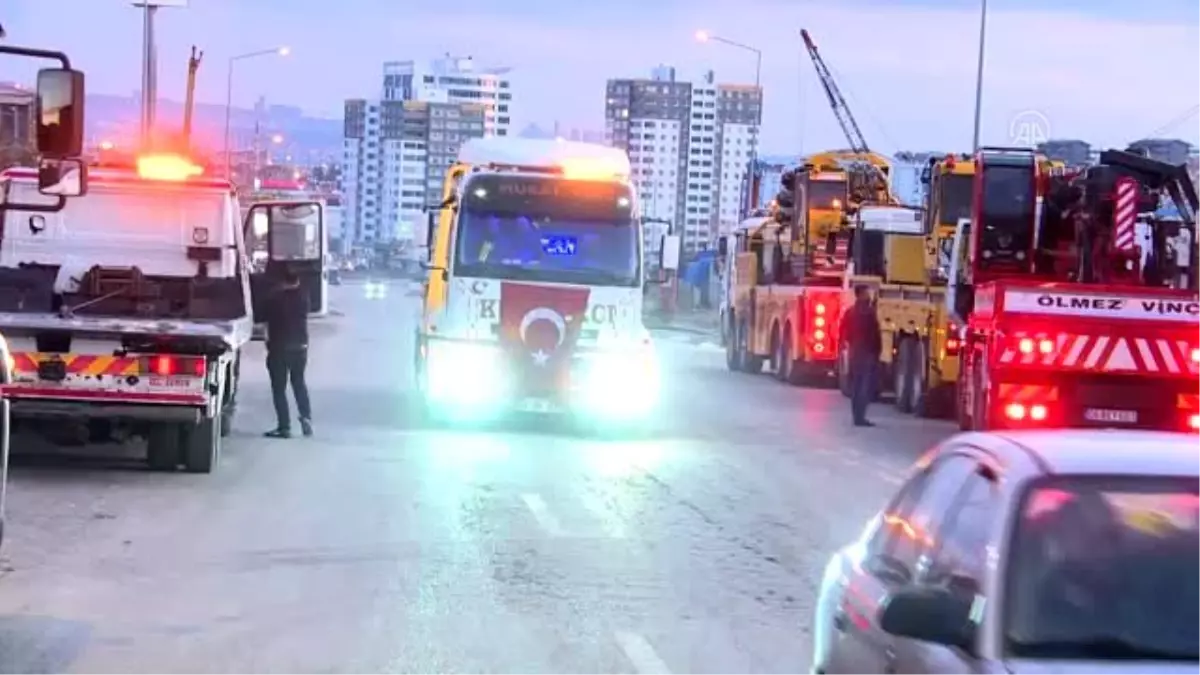 Başkentte vinç işletmecileri, Mehmetçiğe destek konvoyu düzenledi