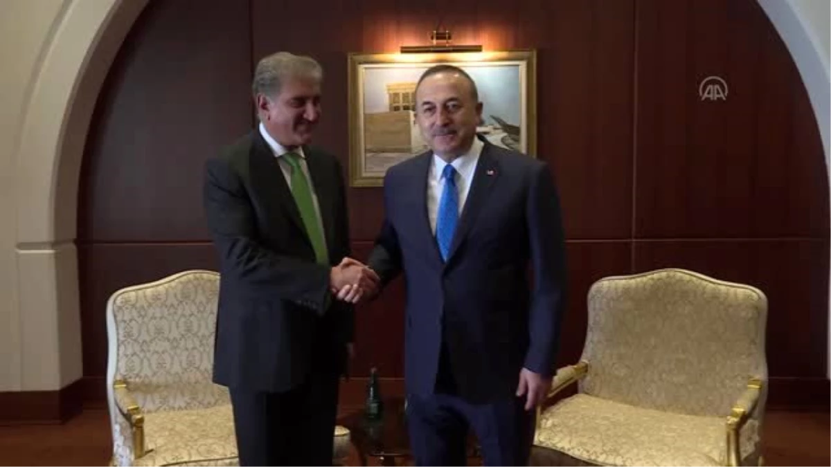 Çavuşoğlu, Pakistan Dışişleri Bakanı Mahmud Kureyşi ile görüştü