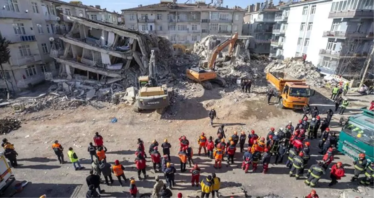 Deprem bölgesinde görev yapan personele tazminat ve fazla çalışma ücreti ödenecek