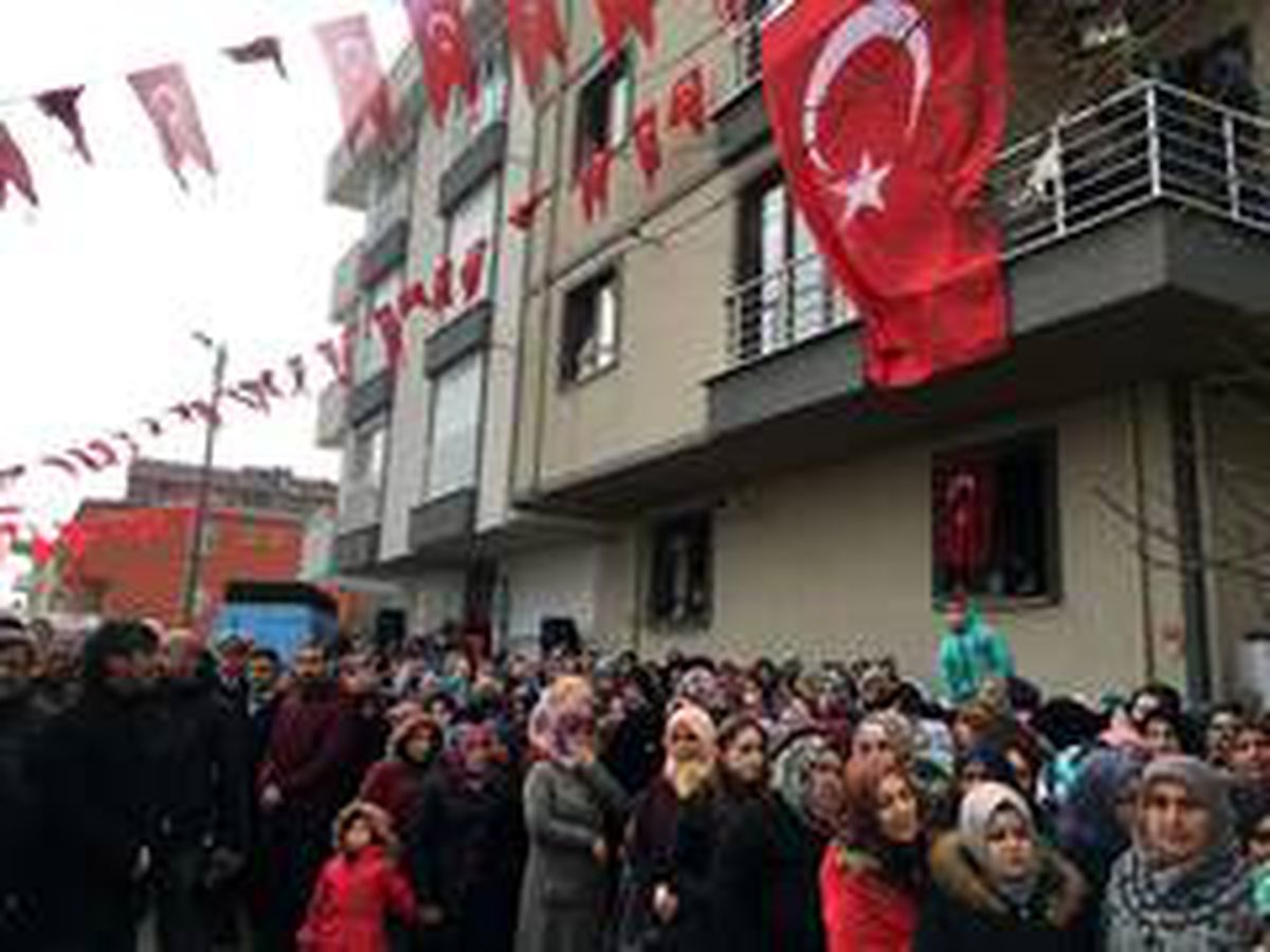 İdlib şehidi Uzman Çavuş için baba ocağında helallik alındı