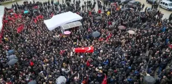 İdlib şehidi Yüzbaşı Süleyman Şahin'i binler uğurladı