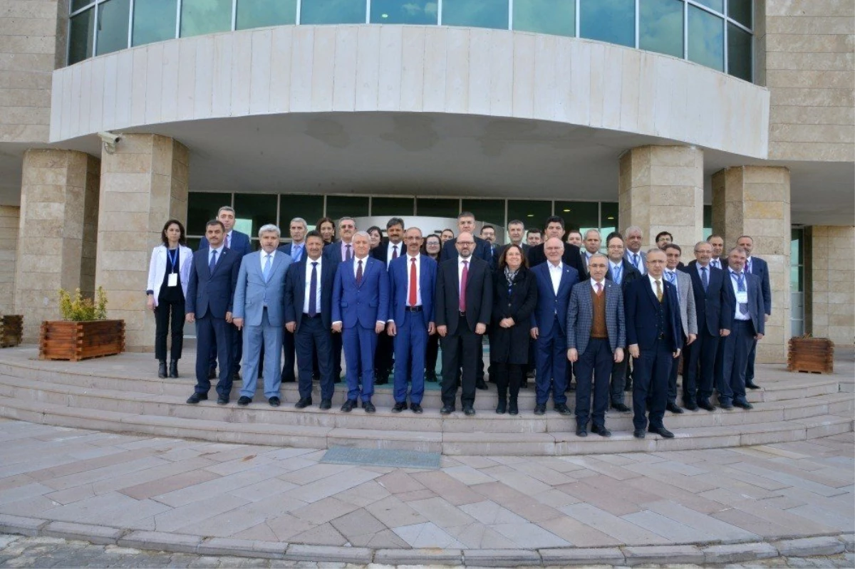 İhtisaslaşan 15 pilot üniversitenin rektörleri Kırşehir\'de toplandı