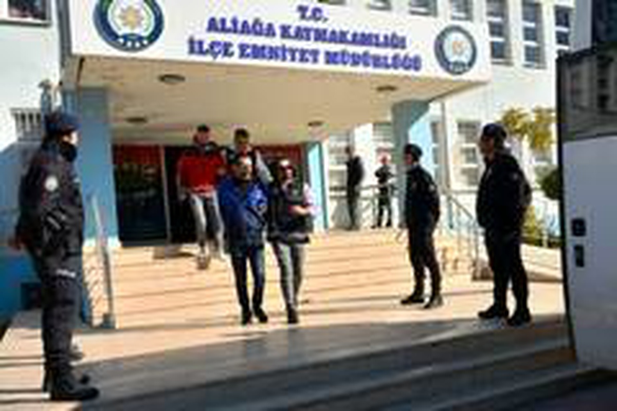 İzmir merkezli büyük göçmen kaçakçılığı operasyonu: 26 tutuklama kararı