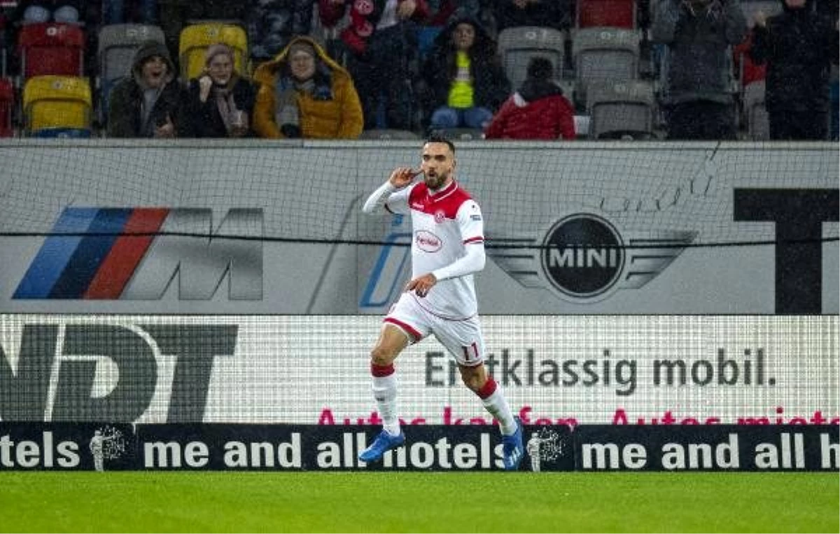 Kenan Karaman\'ın 2 gol attığı maçta Düsseldorf bir puanla yetindi