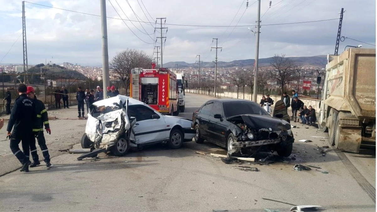 Kırıkkale\'de zincirleme trafik kazası: 2 yaralı