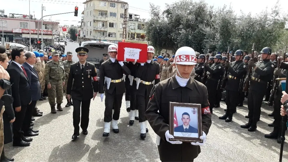 Osmaniyeli şehit uzman çavuş son yolculuğuna uğurlandı