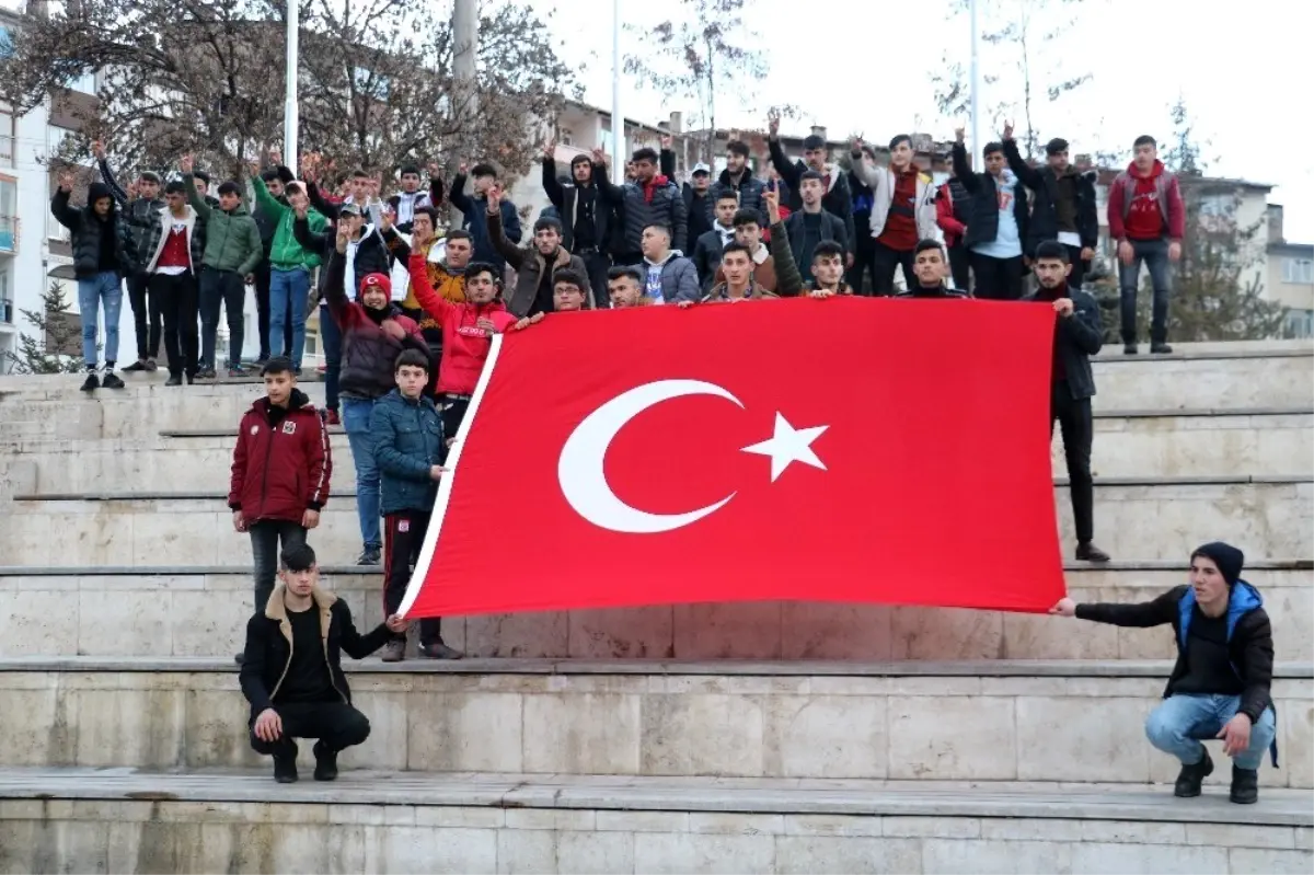 Sivaslılar İdlib şehitleri için yürüdü