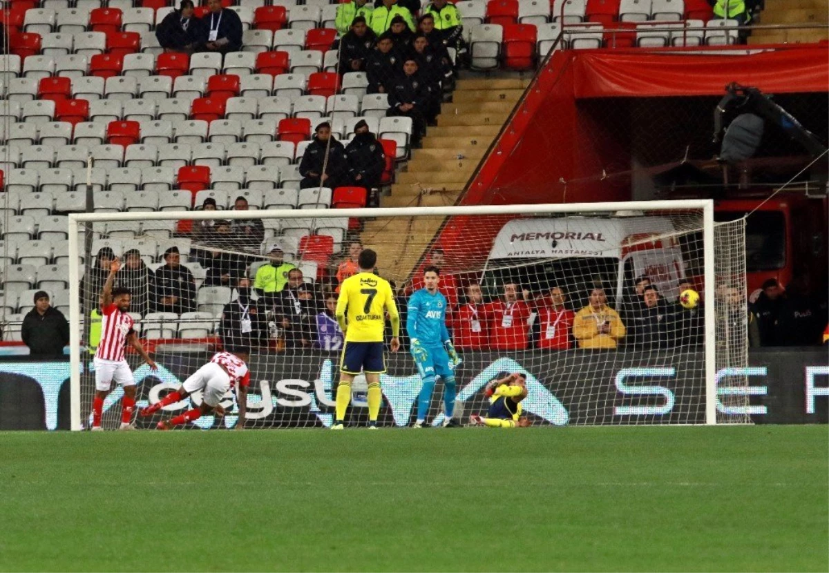 Süper Lig: Antalyaspor: 2 - Fenerbahçe: 2 (Maç sonucu)