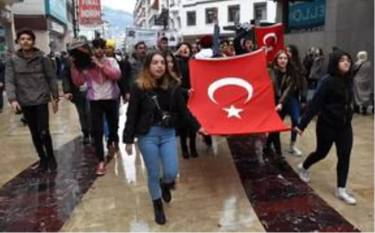 Türkiye Mehmetçik için tek yürek oldu