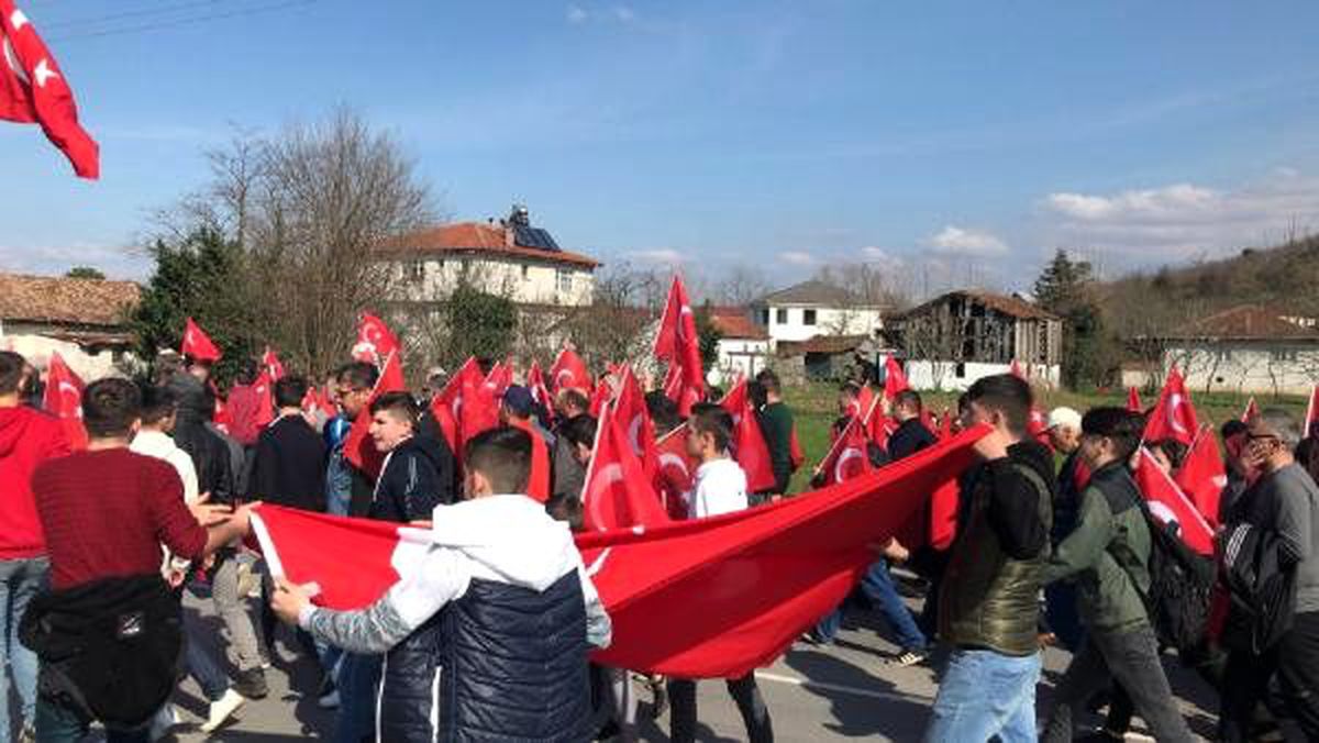 8 kilometrelik teröre lanet yürüyüşü