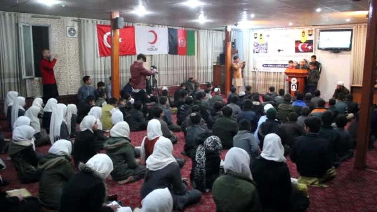 Afganistan\'daki yetimler İdlib şehitleri için hatim duası okudu