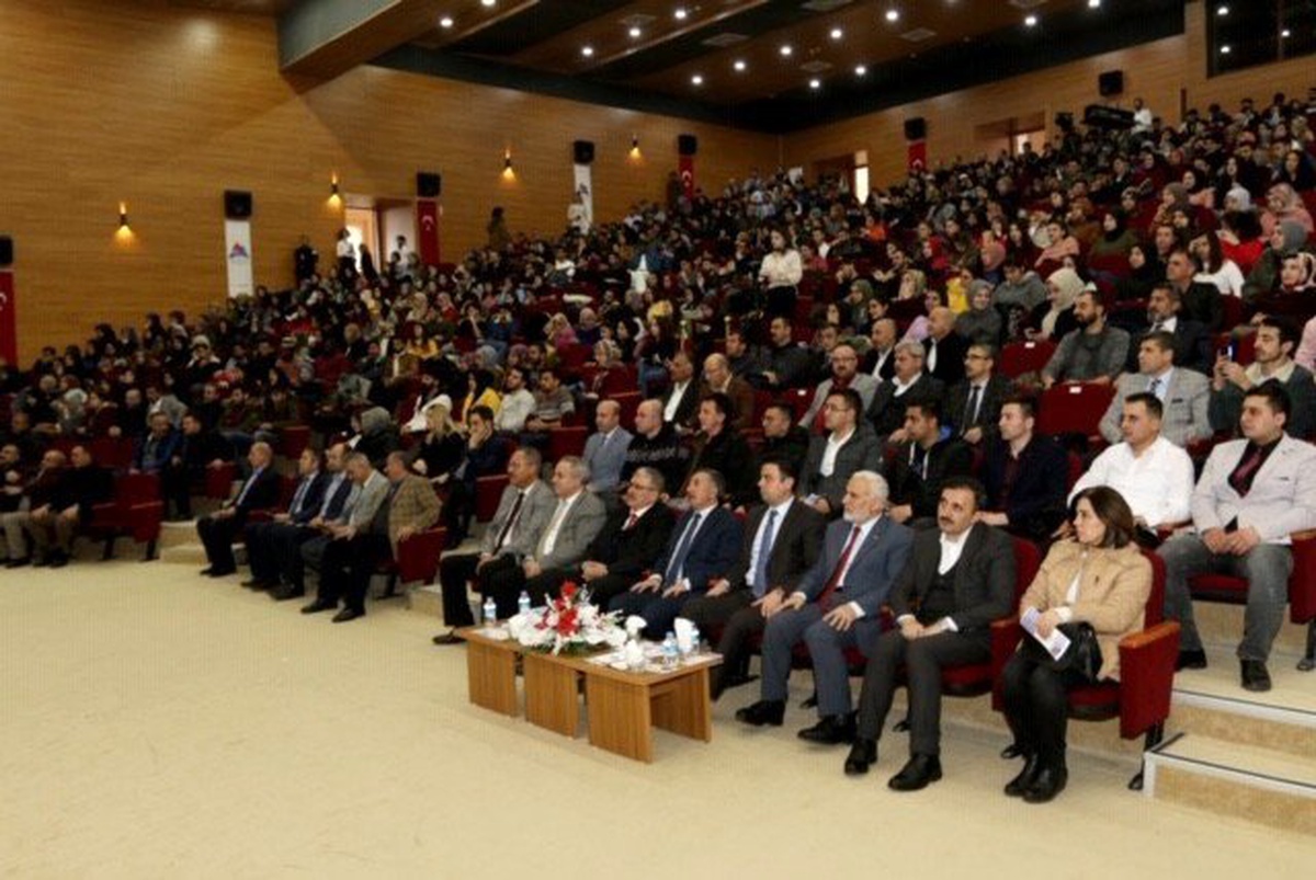 AİÇÜ\'de "Korona Virüs Hijyen ve Enfeksiyondan Korunma" konferansı düzenlendi