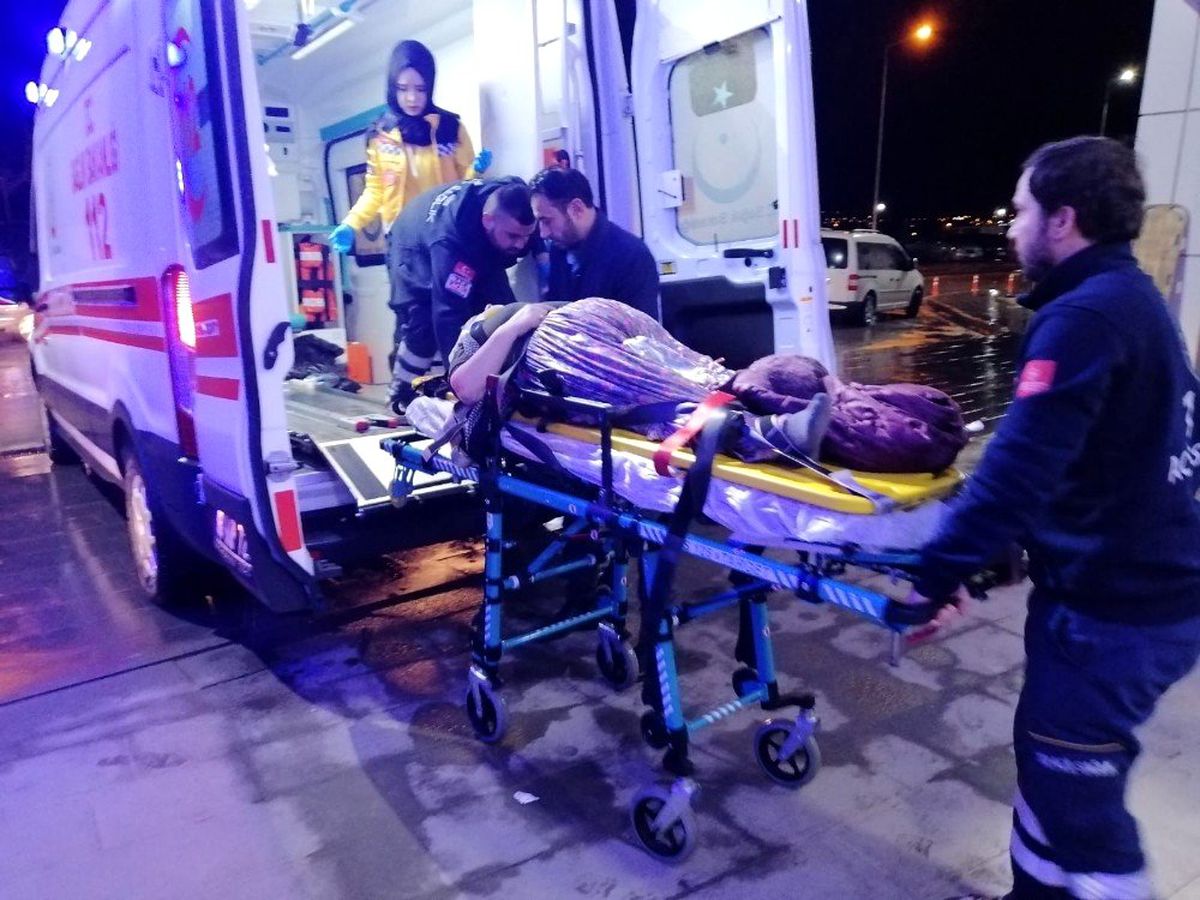 Aksaray\'da 2 otomobil çarpıştı: 1 yaralı
