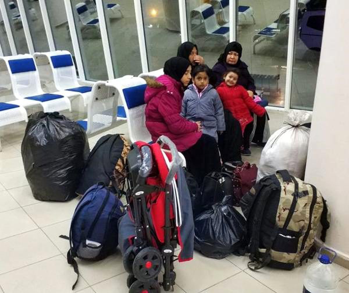 Burdur\'da göçmenler otogara akın ediyor