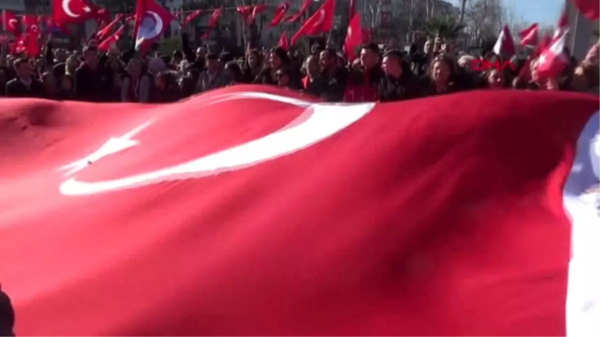 Çanakkale\'de şehitler için bayrak yürüyüşü