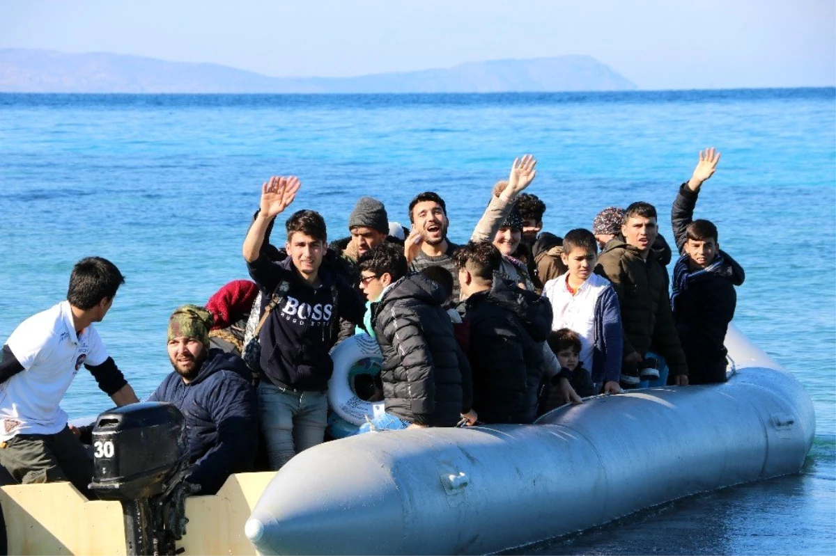 Göçmenlerin İzmir üzerinden Yunanistan\'a geçişi başladı