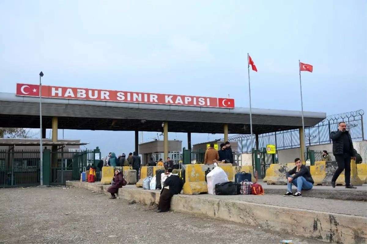 Habur Sınır Kapısı\'nın giriş ve çıkışlara kapatılması