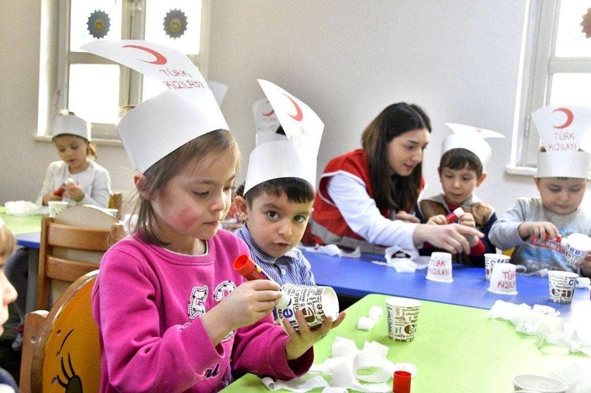 Harçlıklarını Kızılay\'a bağışlayacaklar