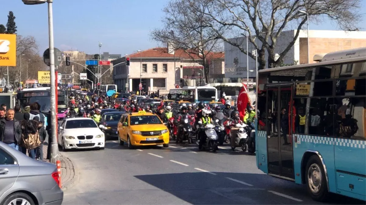 İstanbul\'da motosikletlilerden İdlib şehitleri için konvoy