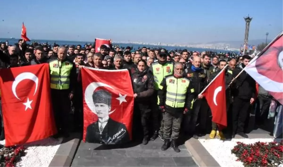 İzmir\'de motosikletliler, İdlib şehitleri için bir araya geldi