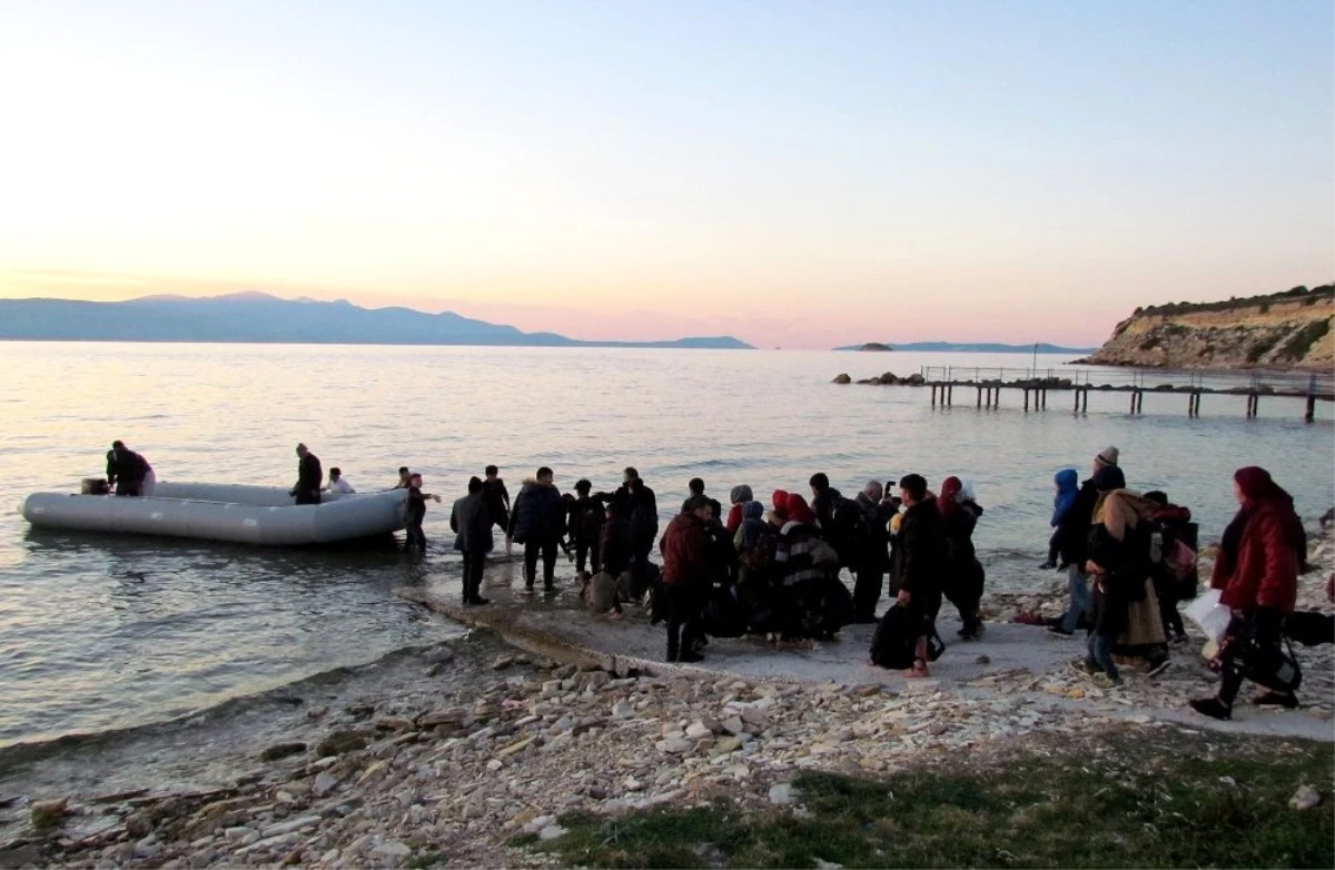 İzmir\'den göçmenlerin Yunanistan\'a gidişi yoğunlaştı