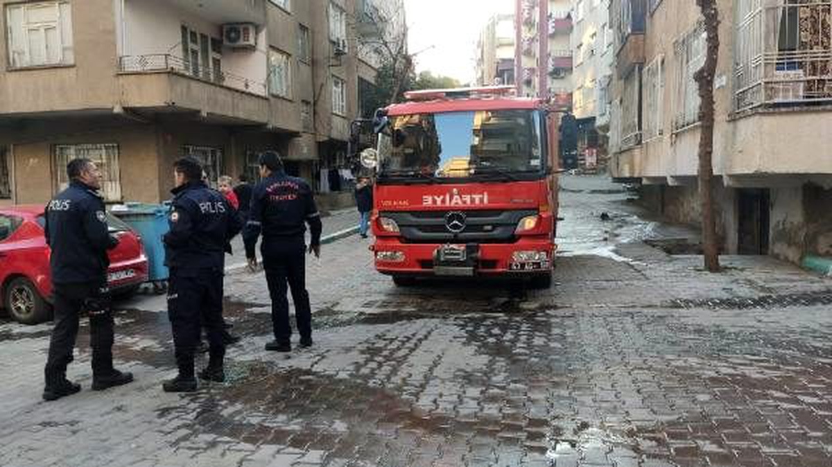 Ocakta bırakılan yemekten yangın çıktı