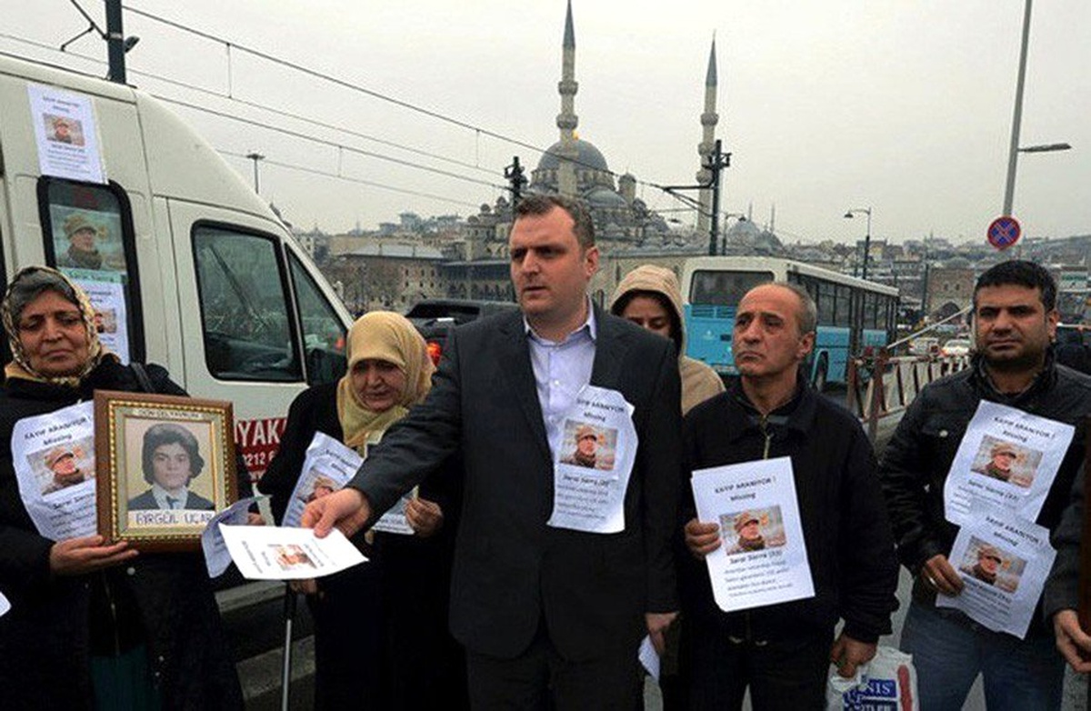 Özlemlerini anlatmak için 29 Şubat\'ı "Kayıp İnsanlar Günü" ilan ettiler