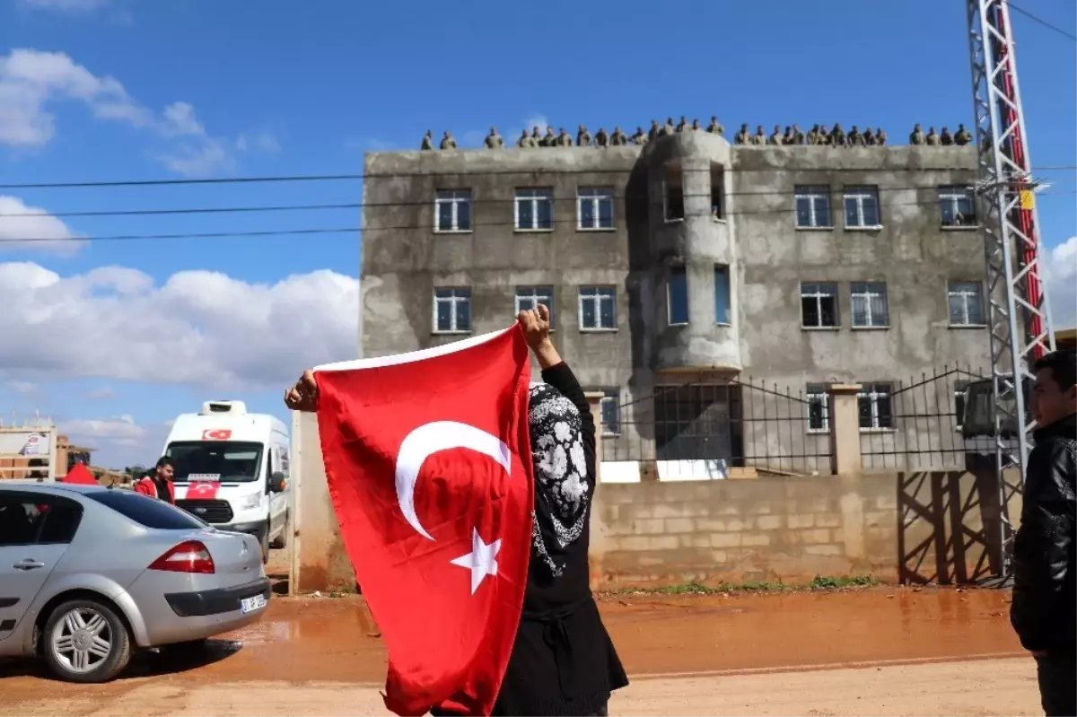 Servis şoförlerinden Mehmetçiğe konvoylu destek