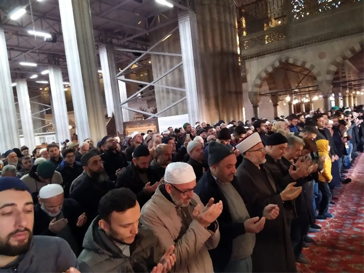 Sultanahmet Camii\'nde \'İblib şehitleri\' için gıyabi cenaze namazı kılındı