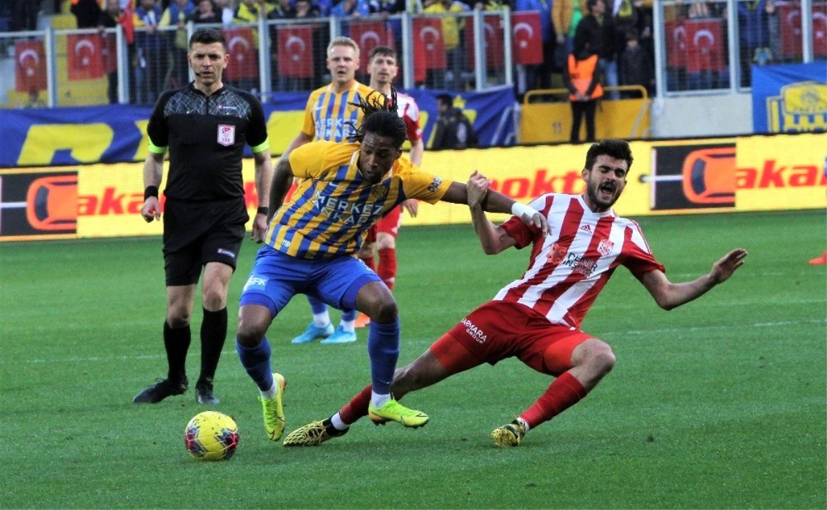 Süper Lig: MKE Ankaragücü: 0 - Sivasspor: 0 (İlk yarı)