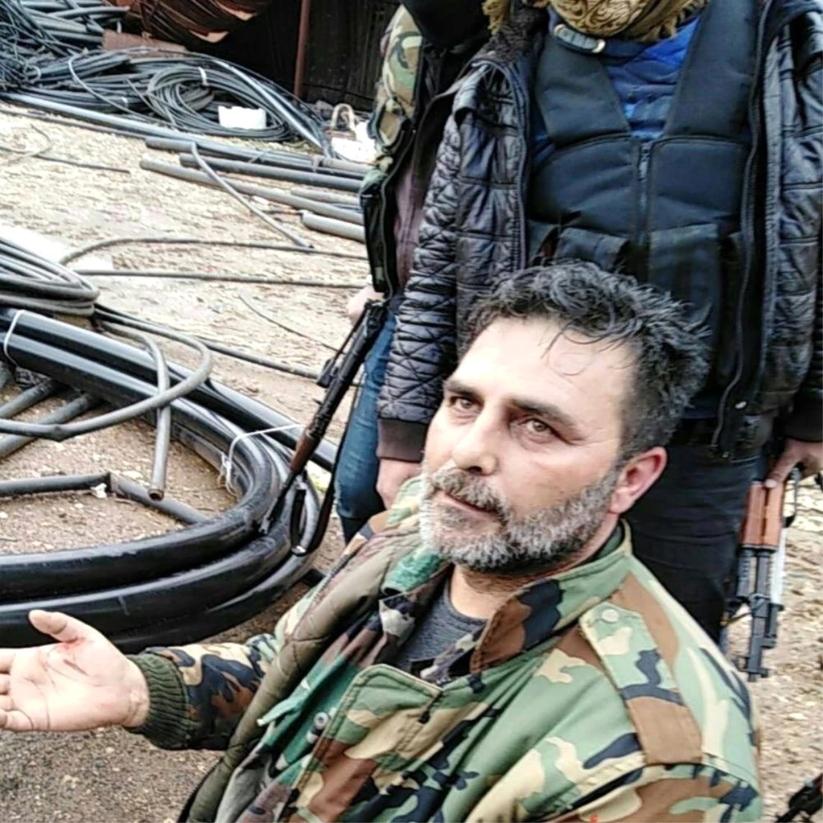 Suriye\'de muhalifler 2 rejim askerini esir aldı