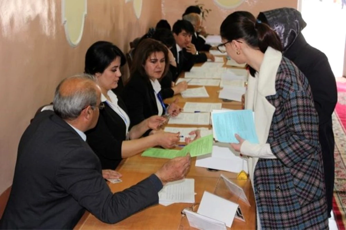 Tacikistan\'da halk, parlamento seçimleri için sandık başında