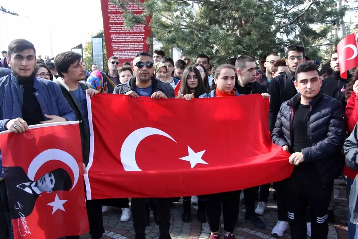 Türkiye Mehmetçik için tek yürek oldu