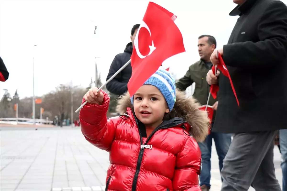 Türkiye Mehmetçik için tek yürek oldu