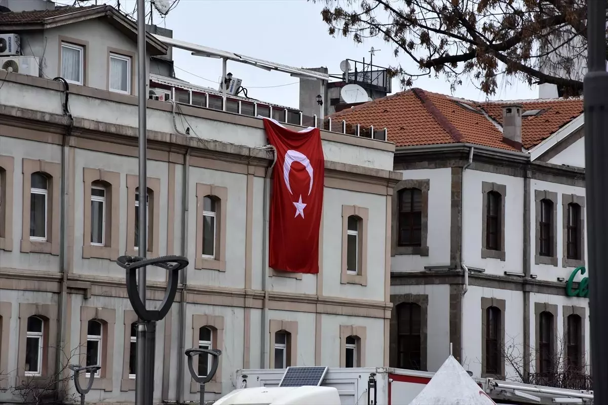 Türkiye Mehmetçik için tek yürek oldu