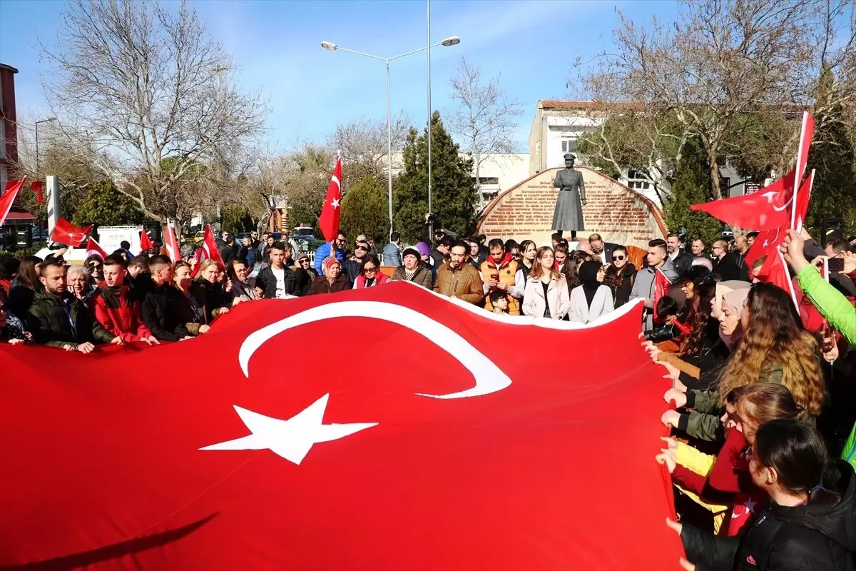 Türkiye Mehmetçik için tek yürek oldu