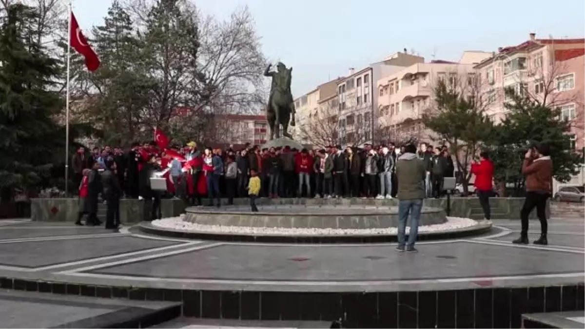 Türkiye Mehmetçik için tek yürek oldu