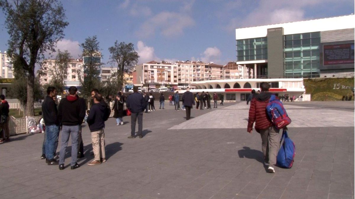 Zeytinburnu\'dan sınır kapılarına mülteci hareketliliği devam ediyor