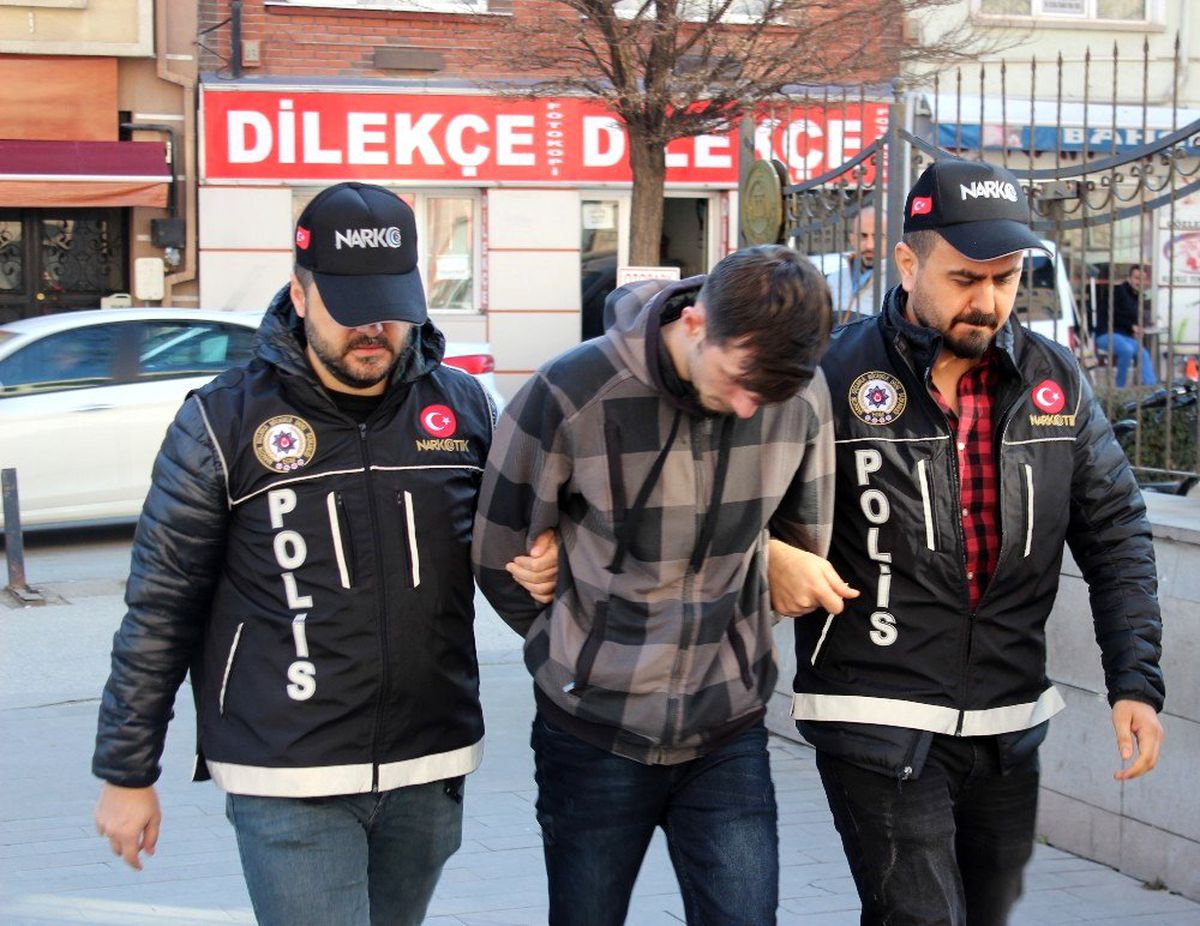 Ağabey-kardeş uyuşturucu şüphesi olarak adliyeye sevk edildi