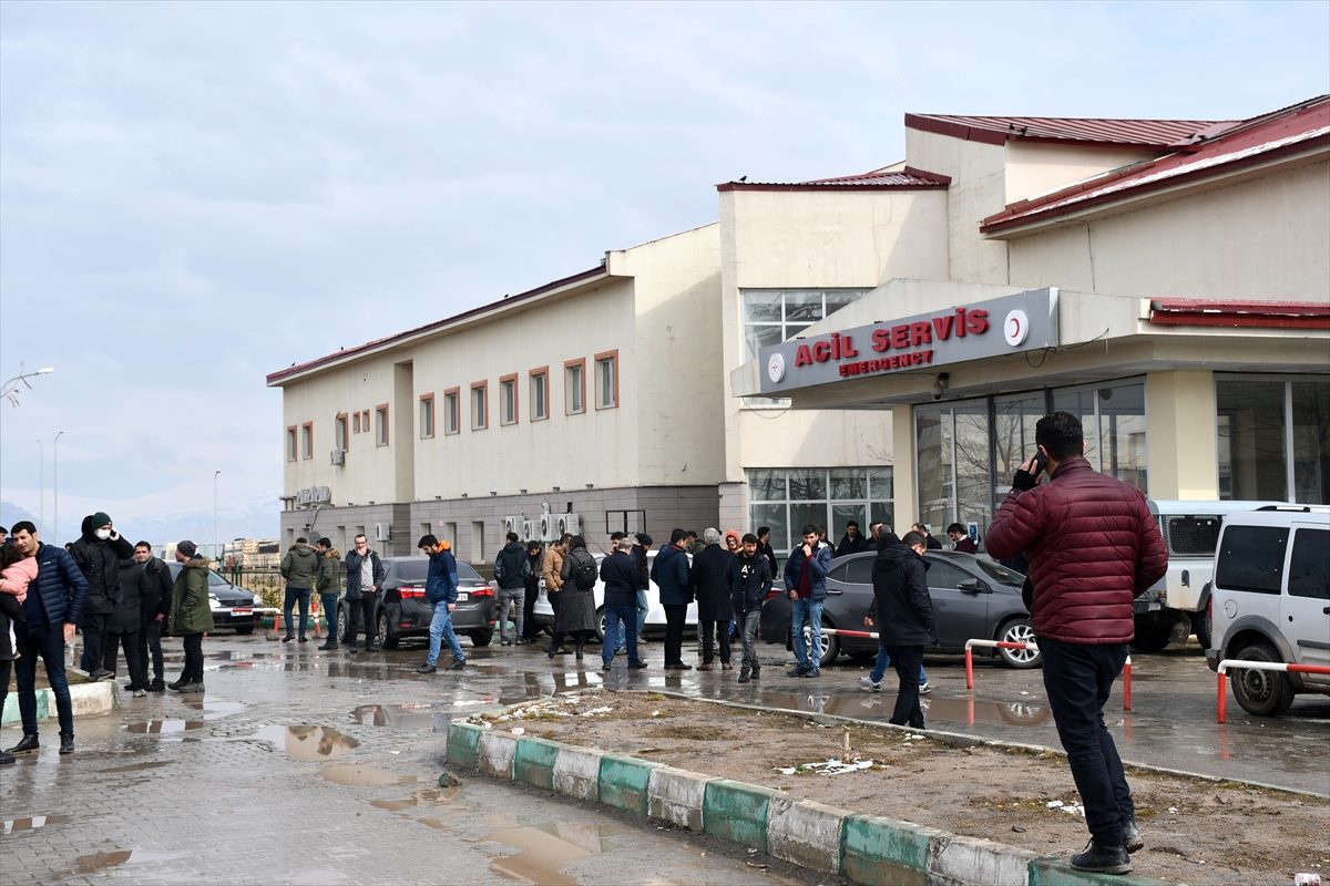 Ağrı\'da Gürbulak Gümrük Müdürlüğü aracına roketli saldırı