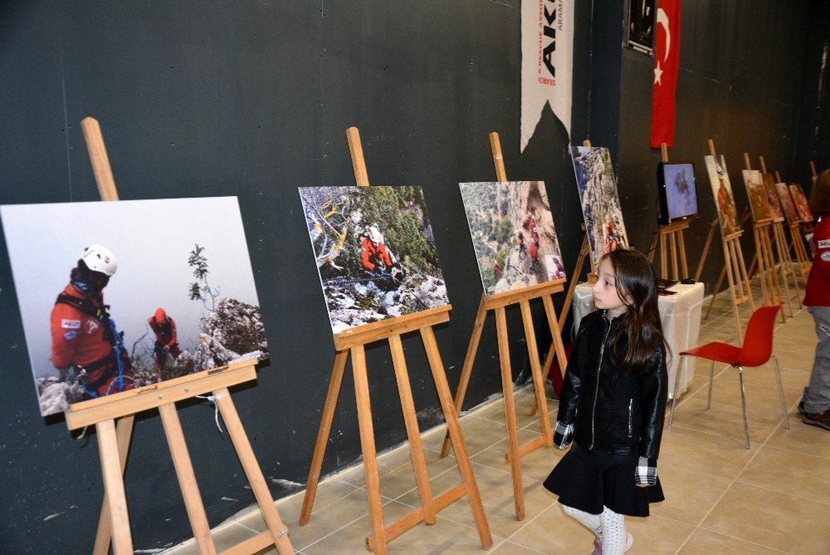 AKUT Mersin ekibinden fotoğraf sergisi
