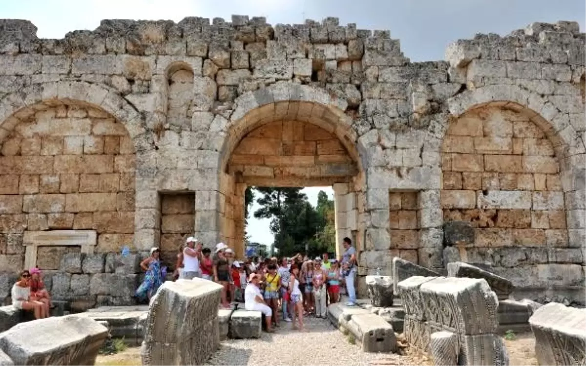 Antalya turizminde üst üste rekor