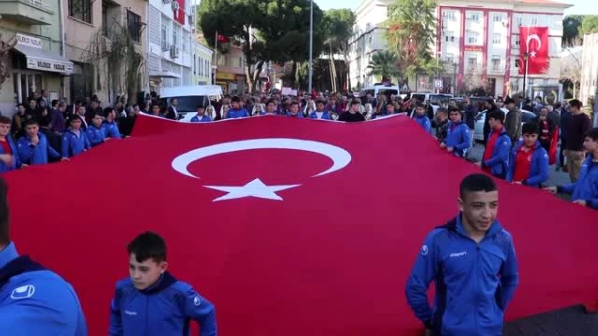 İdlib şehitleri için "saygı yürüyüşü" düzenlendi